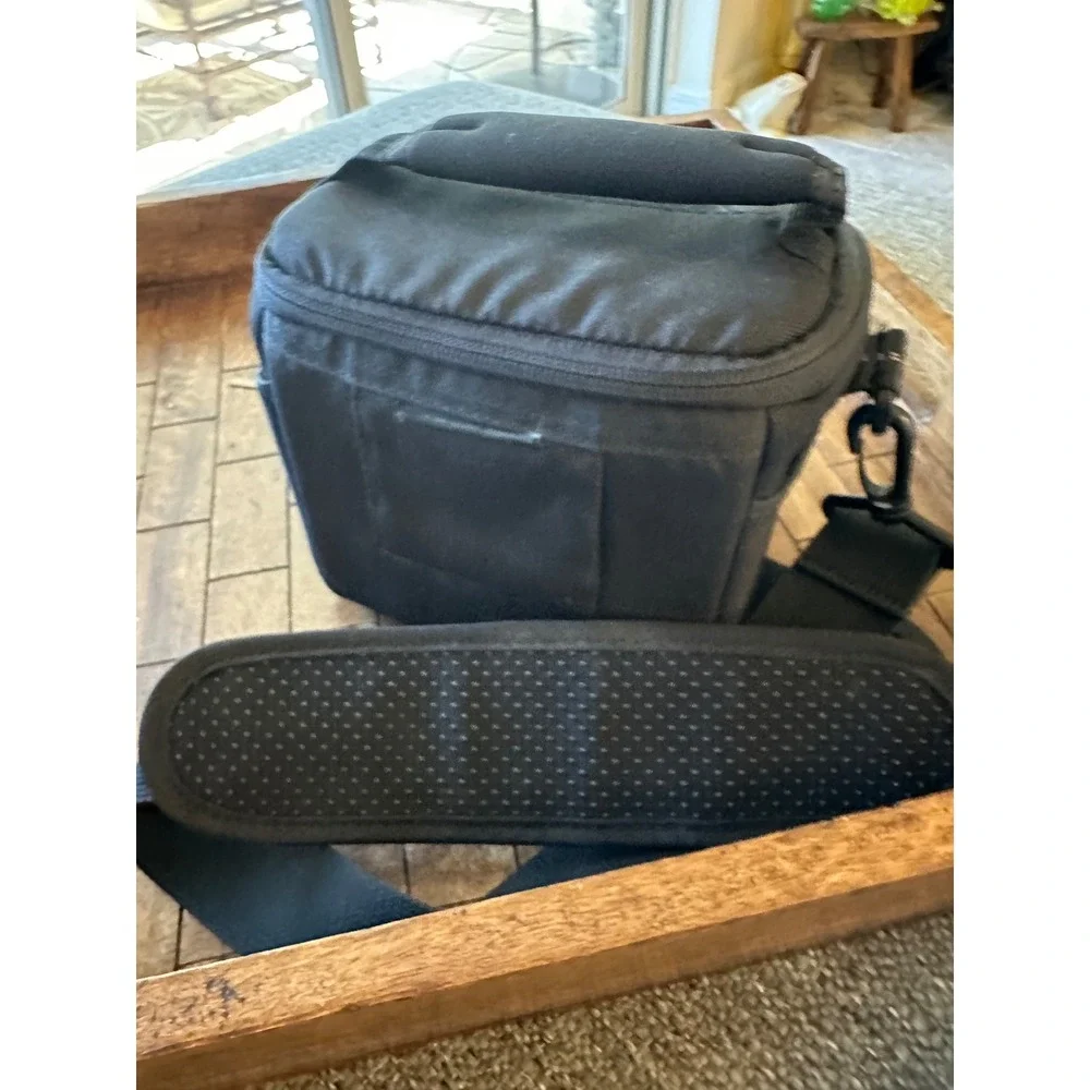 Lowepro Camera Bag Black Padded Shoulder Strap All Weather Cover Organizer‎ Case